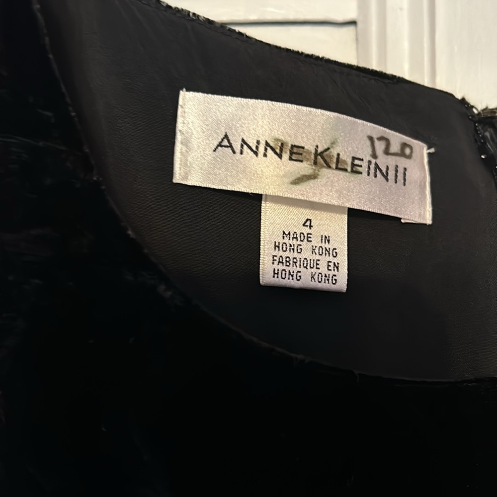 Anne Klein Dress Size 4 velvet sleeveless black with pockets - Picture 5 of 5